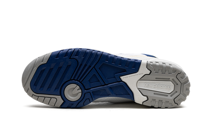 550 White Blue Groove