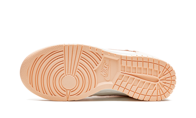 Dunk High Crimson Tint